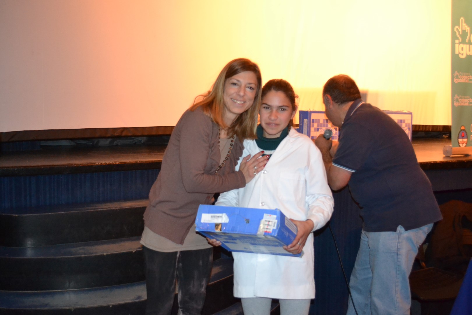 Popovich entreg netbooks