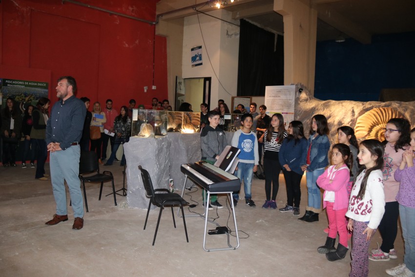 Presentacin coral en el museo Tuy Mapu