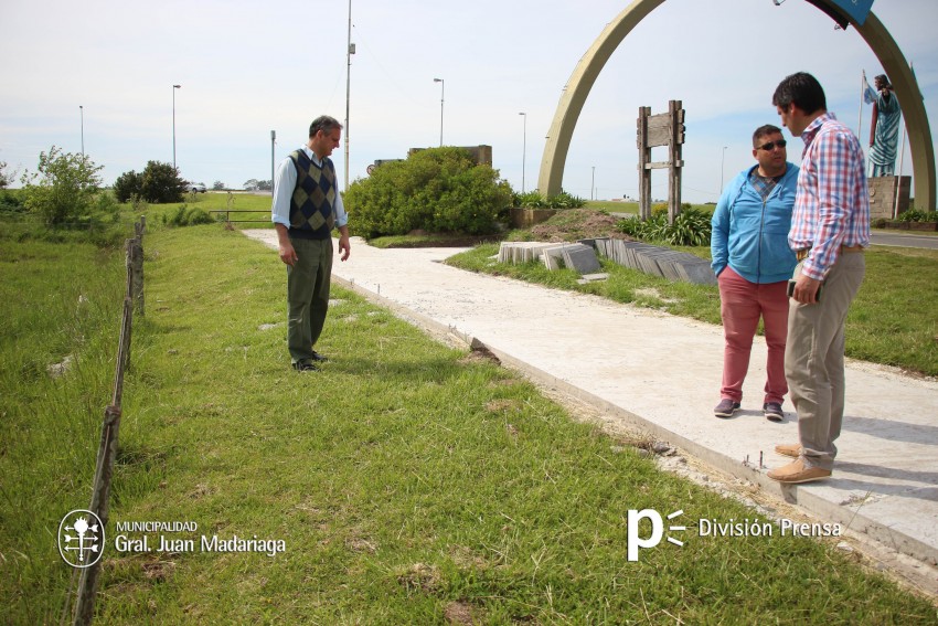 Entregaron indumentaria a la Polic�a