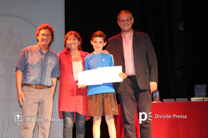 Emotivo acto de reconocimientos a quienes participaron de la final de 