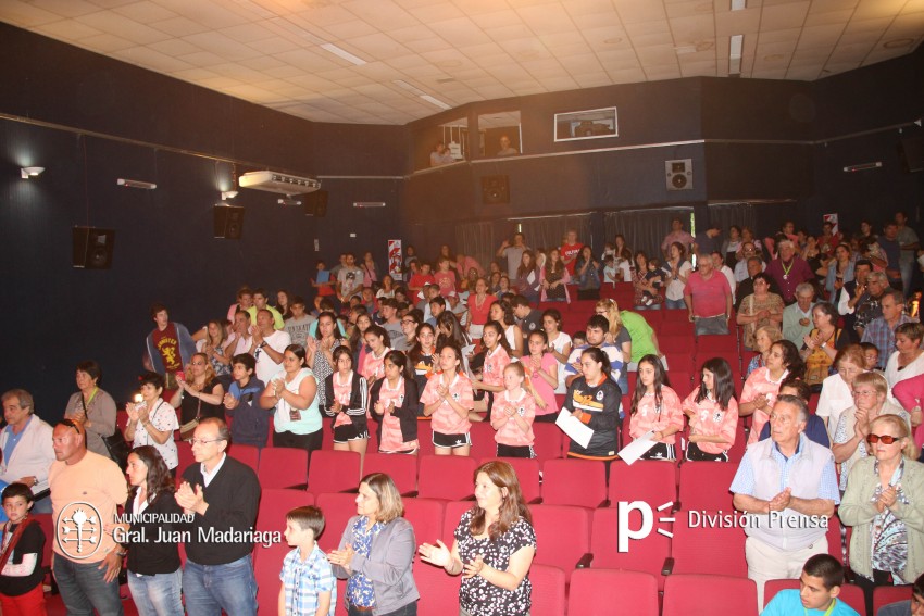 Emotivo acto de reconocimientos a quienes participaron de la final de 