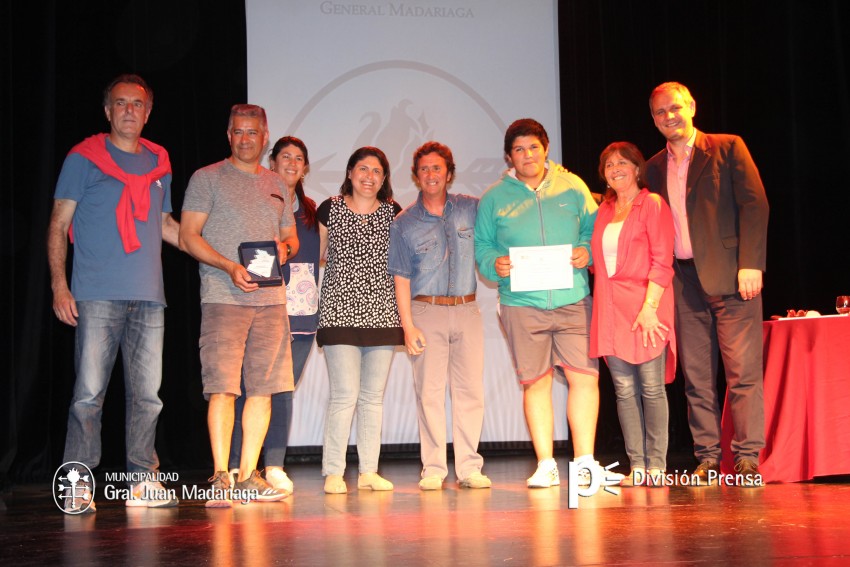 Emotivo acto de reconocimientos a quienes participaron de la final de 