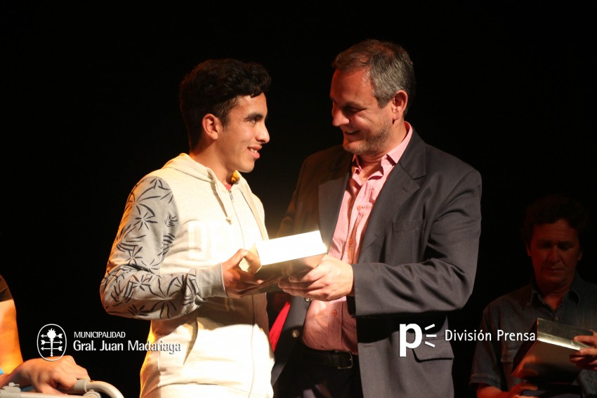 Emotivo acto de reconocimientos a quienes participaron de la final de 