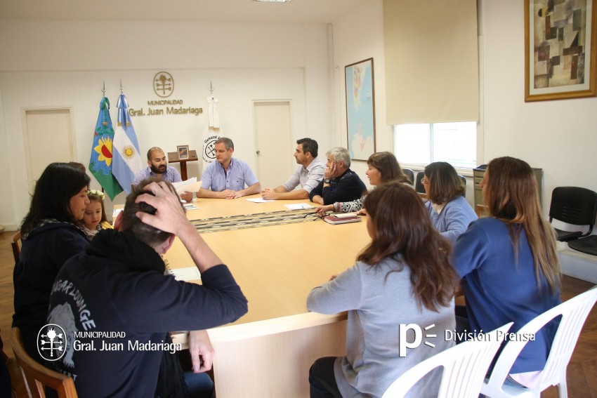 El Ejecutivo entreg los premios a los ganadores del desfile de la pri