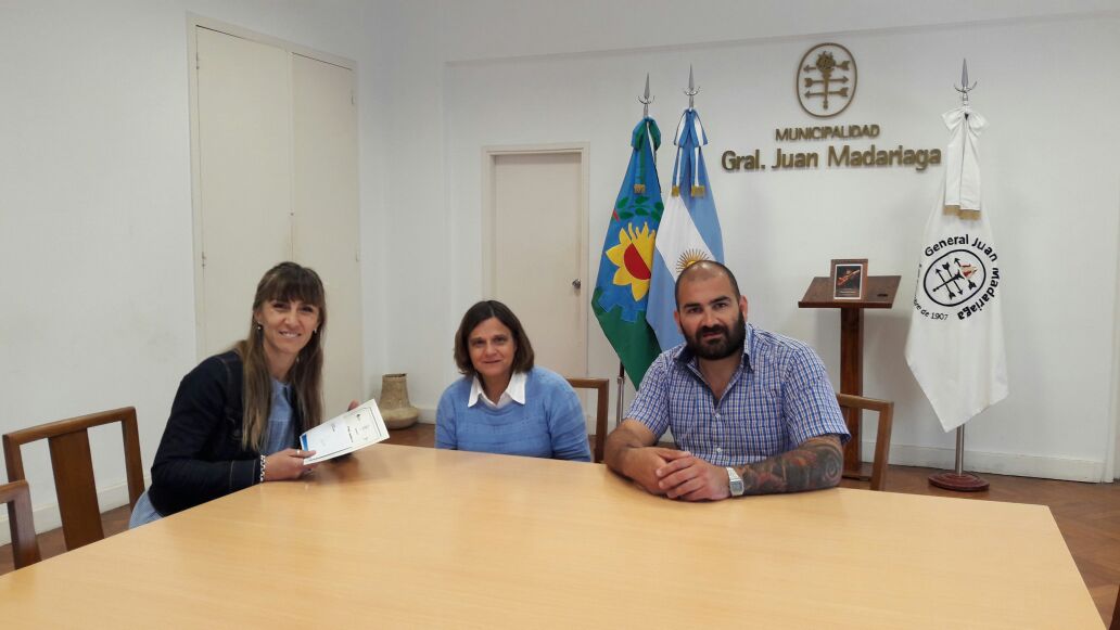 El Ejecutivo entreg los premios a los ganadores del desfile de la pri