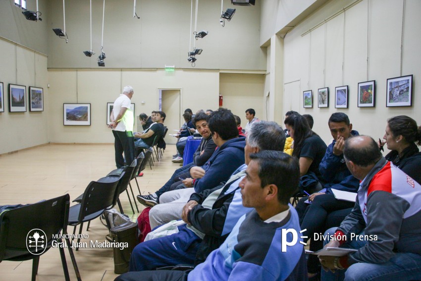 Horacio Ferrer disert ante entrenadores y preparadores fsicos