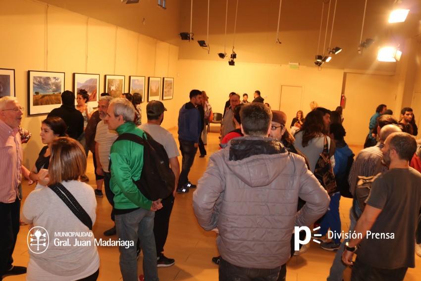 Se inaugur la muestra de fotografa y serigrafa de los alumnos de la