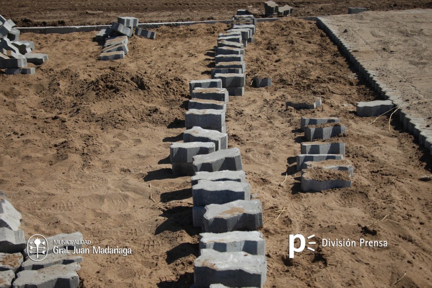 Continúa el adoquinado en el paso de Dr. Carlos Madariaga