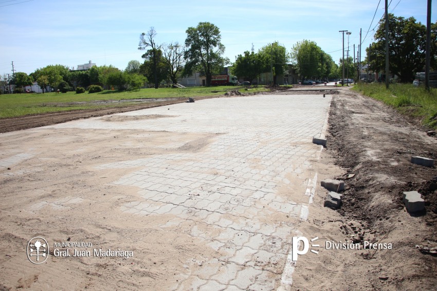 Continúa el adoquinado en el paso de Dr. Carlos Madariaga