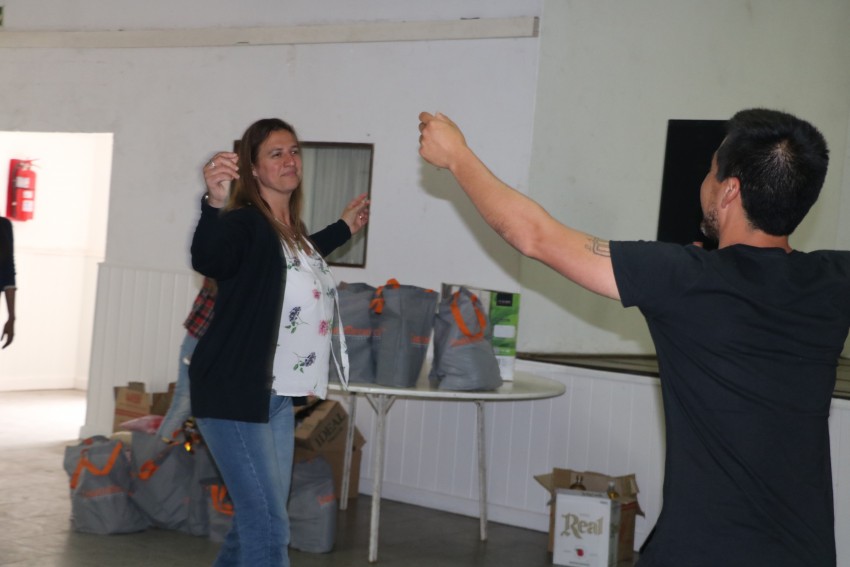 Los municipales festejaron su da con asado, baile y premios