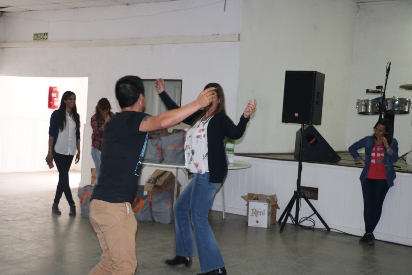 Los municipales festejaron su da con asado, baile y premios