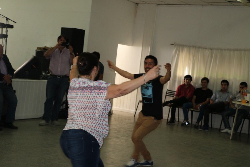 Los municipales festejaron su da con asado, baile y premios