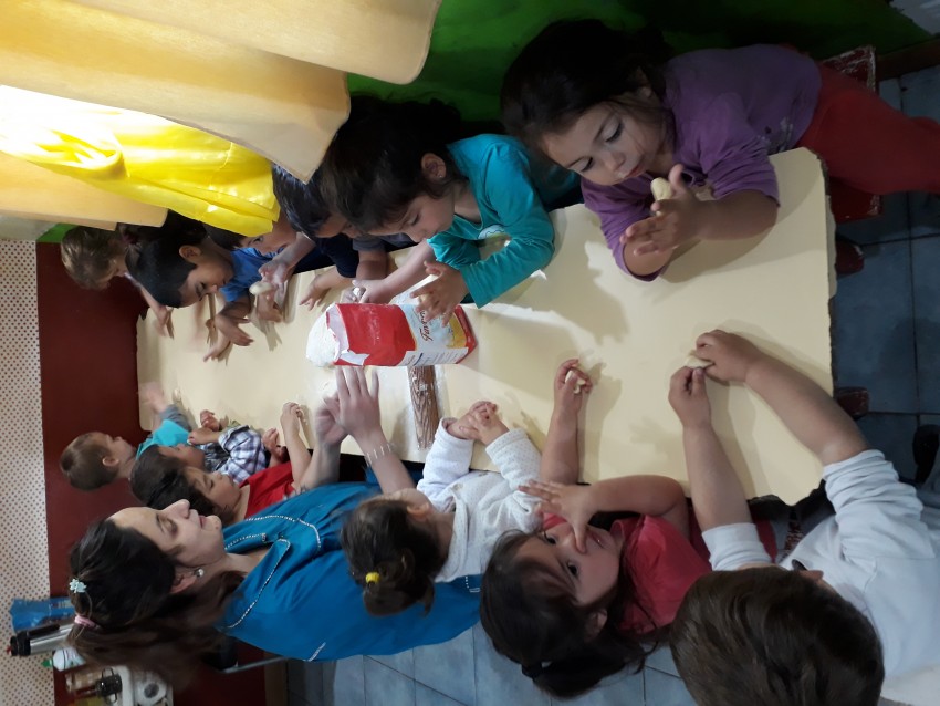 La Casita de Chocolate festej el da de la tradicin con tortas frita