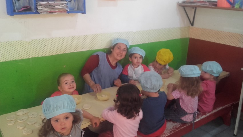 La Casita de Chocolate festej el da de la tradicin con tortas frita