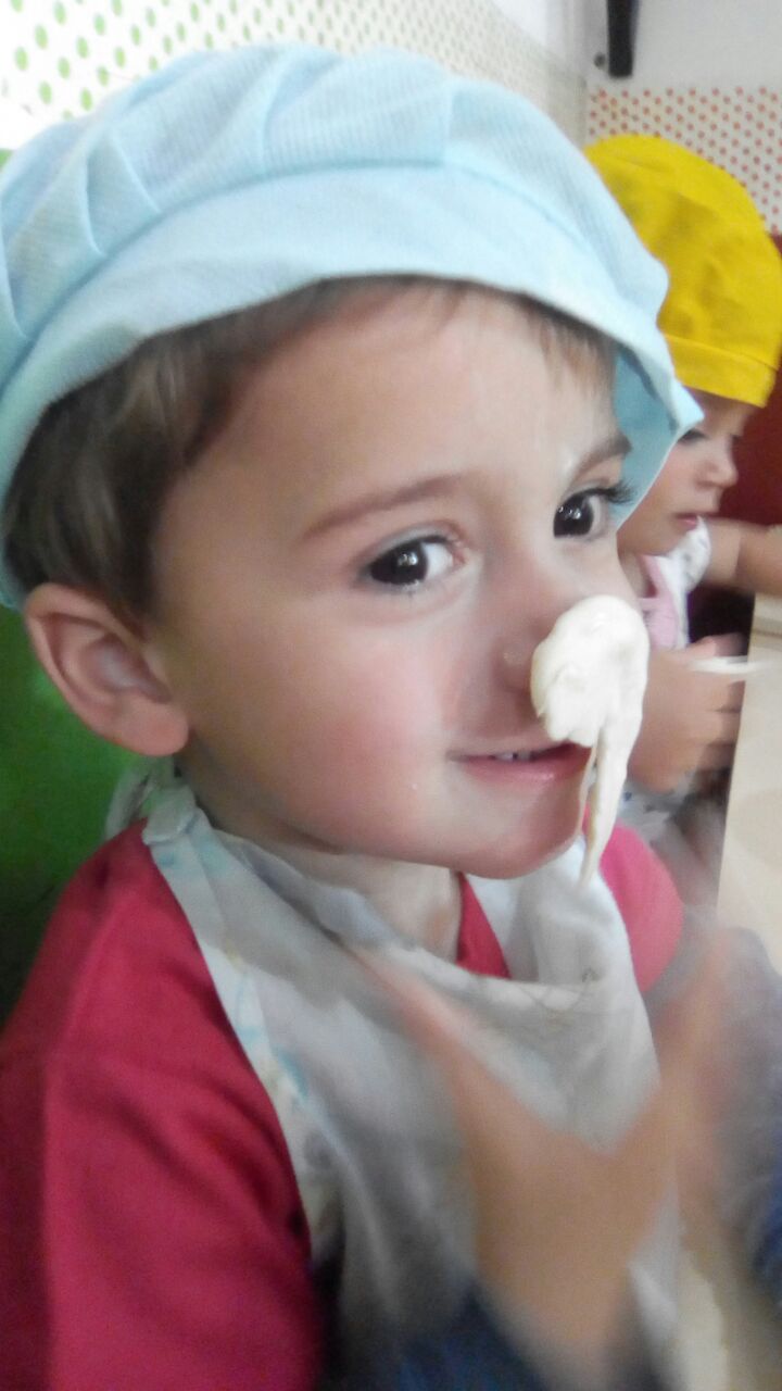 La Casita de Chocolate festej el da de la tradicin con tortas frita