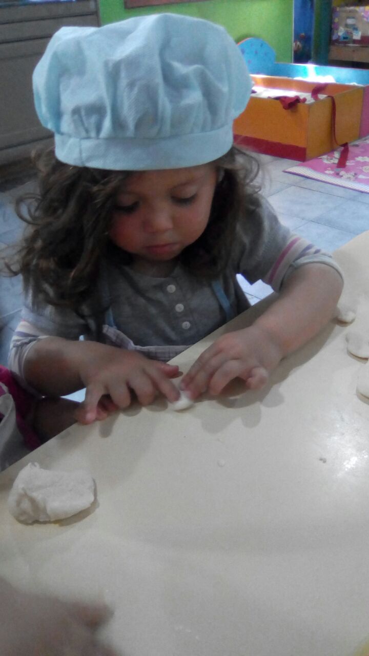 La Casita de Chocolate festej el da de la tradicin con tortas frita