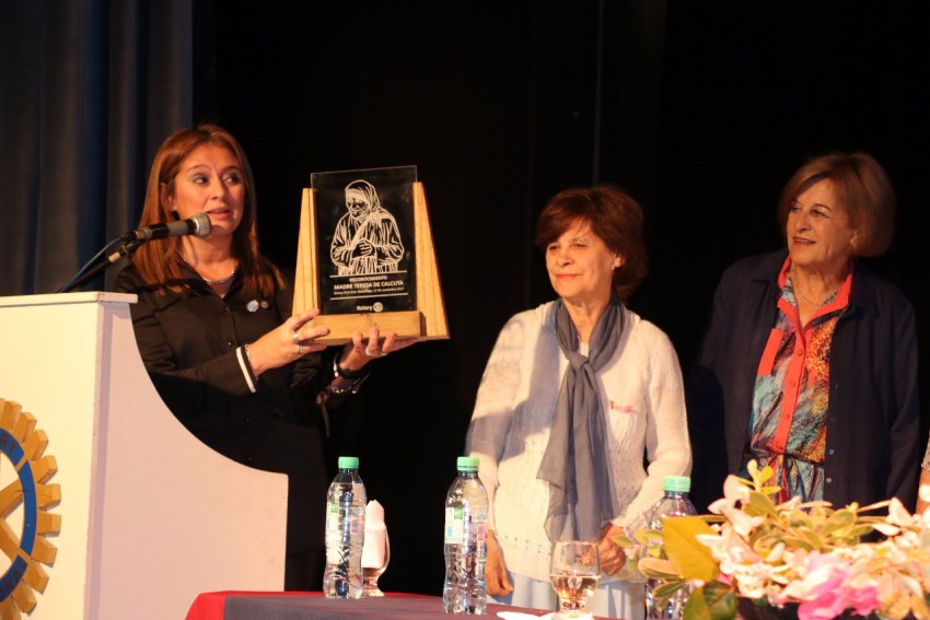 Reconocimiento del Rotary Club a LALCEC por su trabajo concientizador