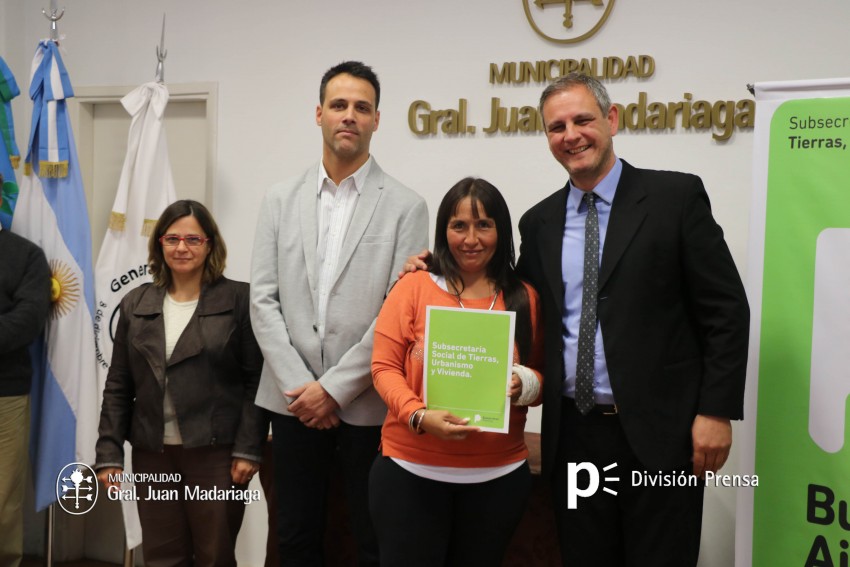 Autoridades otorgaron 41 boletos de compra venta del Plan Familia Pro