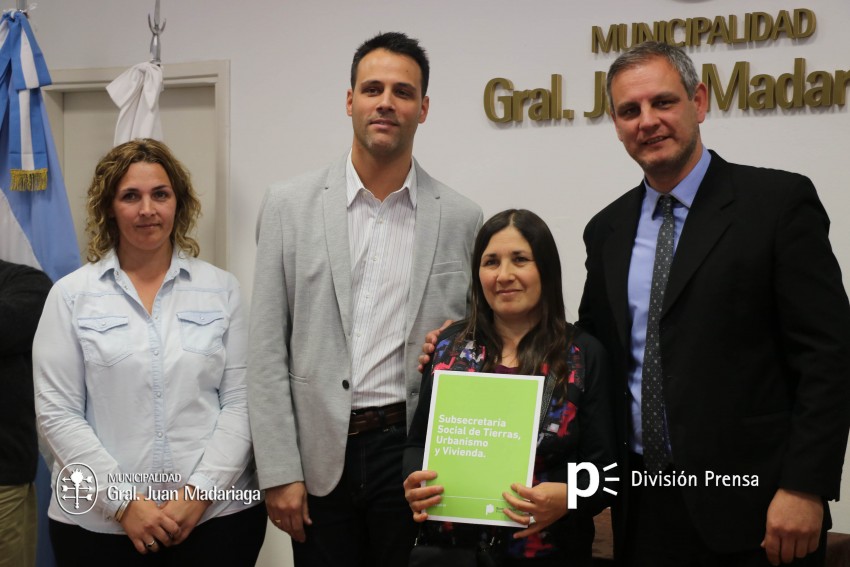 Autoridades otorgaron 41 boletos de compra venta del Plan Familia Pro