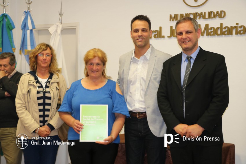 Autoridades otorgaron 41 boletos de compra venta del Plan Familia Pro