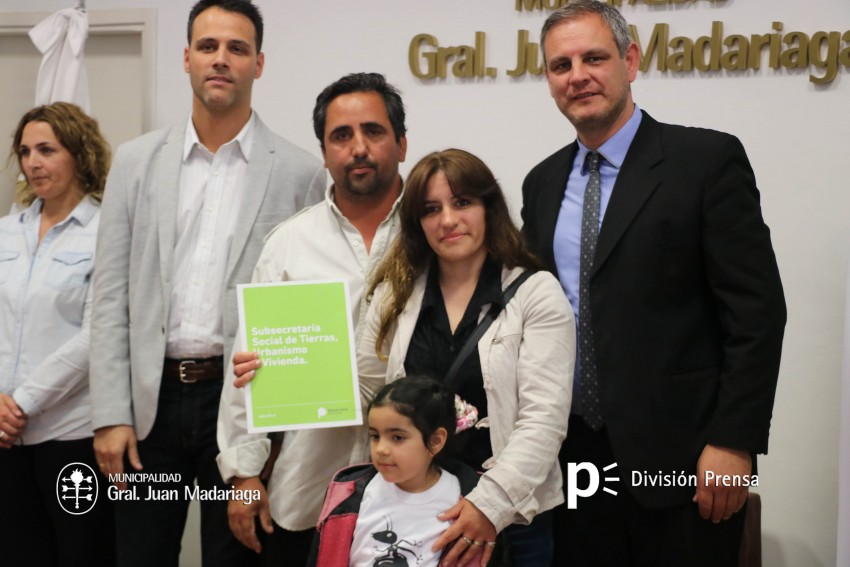 Autoridades otorgaron 41 boletos de compra venta del Plan Familia Pro