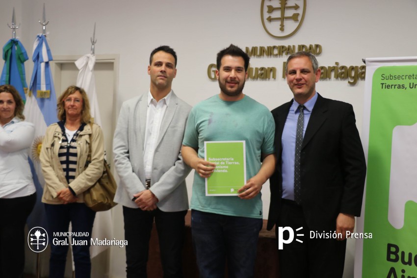 Autoridades otorgaron 41 boletos de compra venta del Plan Familia Pro