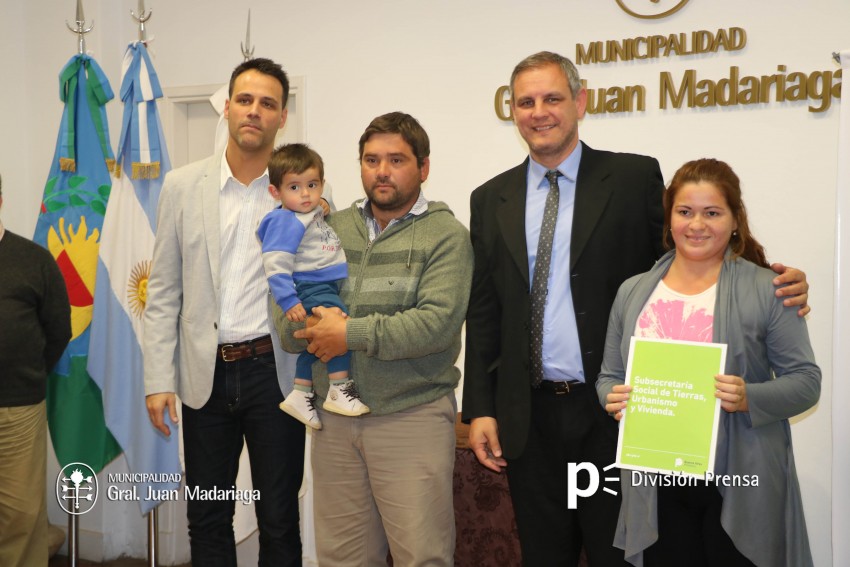 Autoridades otorgaron 41 boletos de compra venta del Plan Familia Pro