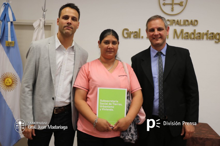 Autoridades otorgaron 41 boletos de compra venta del Plan Familia Pro