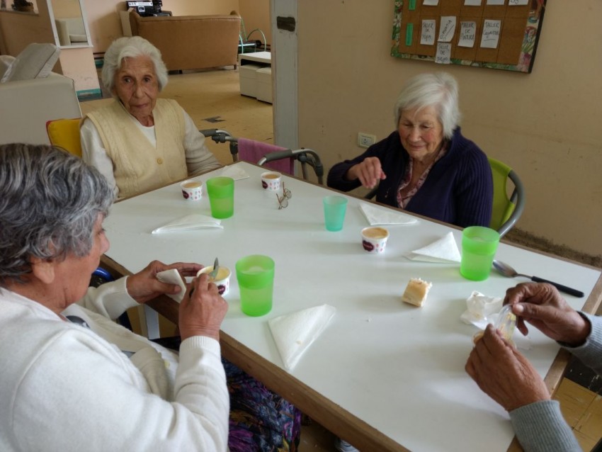 La heladera Aristegui sorprendi a los abuelos con una especial donac