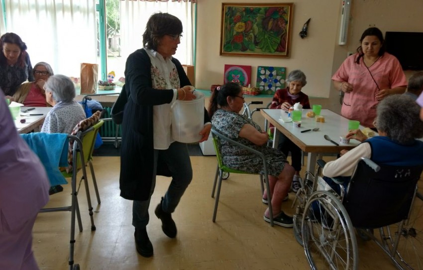 La heladera Aristegui sorprendi a los abuelos con una especial donac