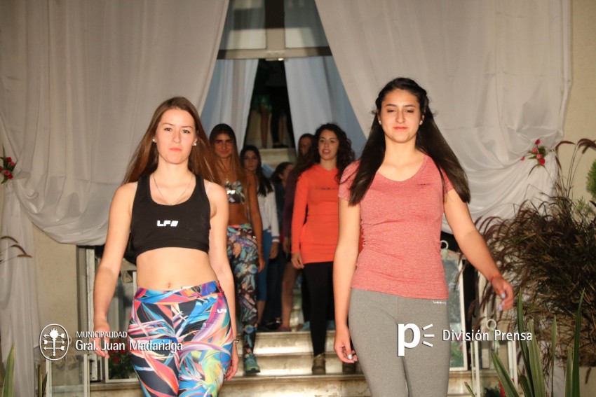 Recaudaron cerca de 17 mil pesos durante el desfile de modas a benefic