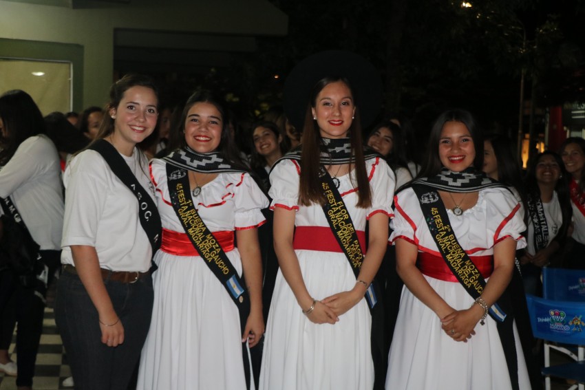 Exitosa noche de fogones en toda la ciudad