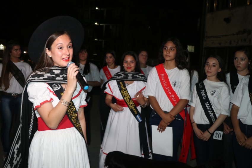 Exitosa noche de fogones en toda la ciudad