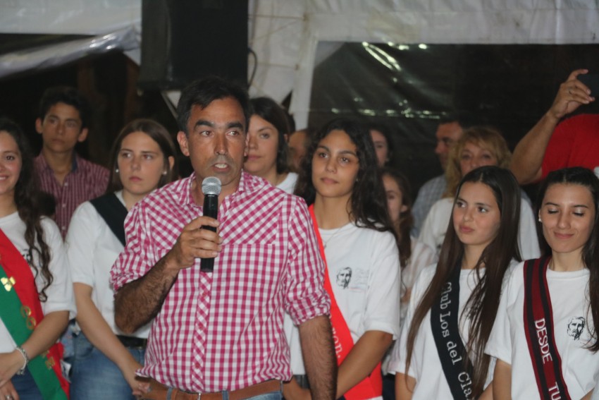 Exitosa noche de fogones en toda la ciudad