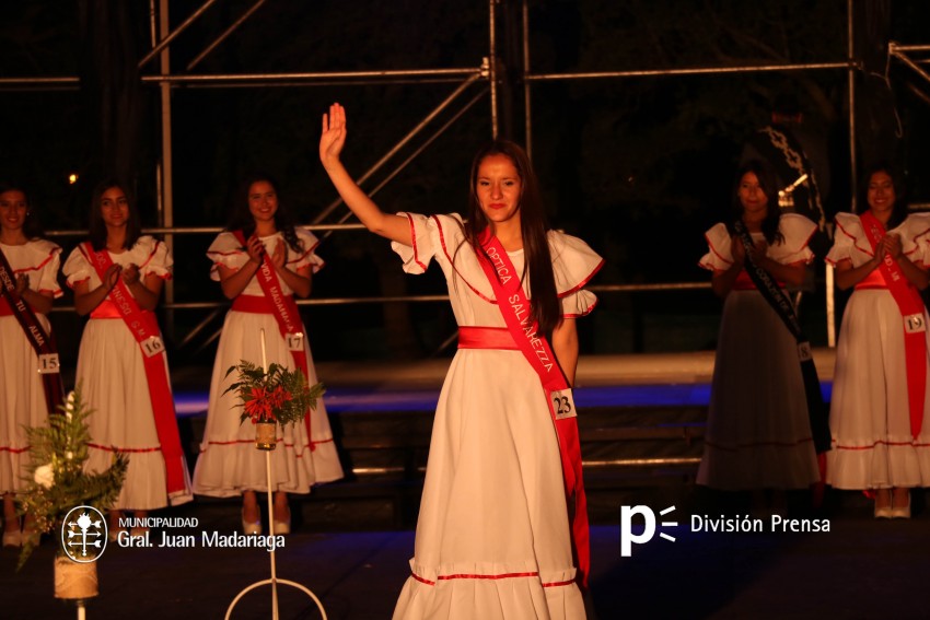 Las postulantes a Flor del Pago se presentaron ante la sociedad con el