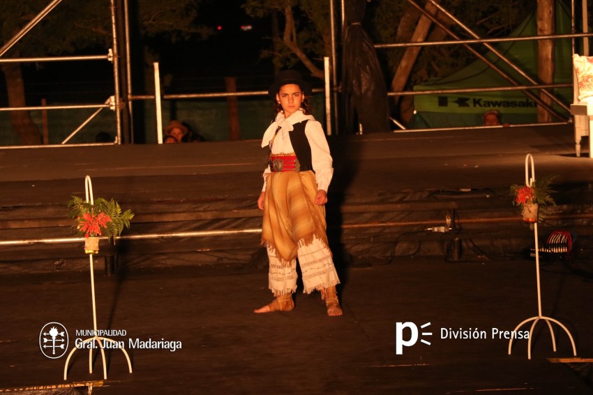 Las postulantes a Flor del Pago se presentaron ante la sociedad con el