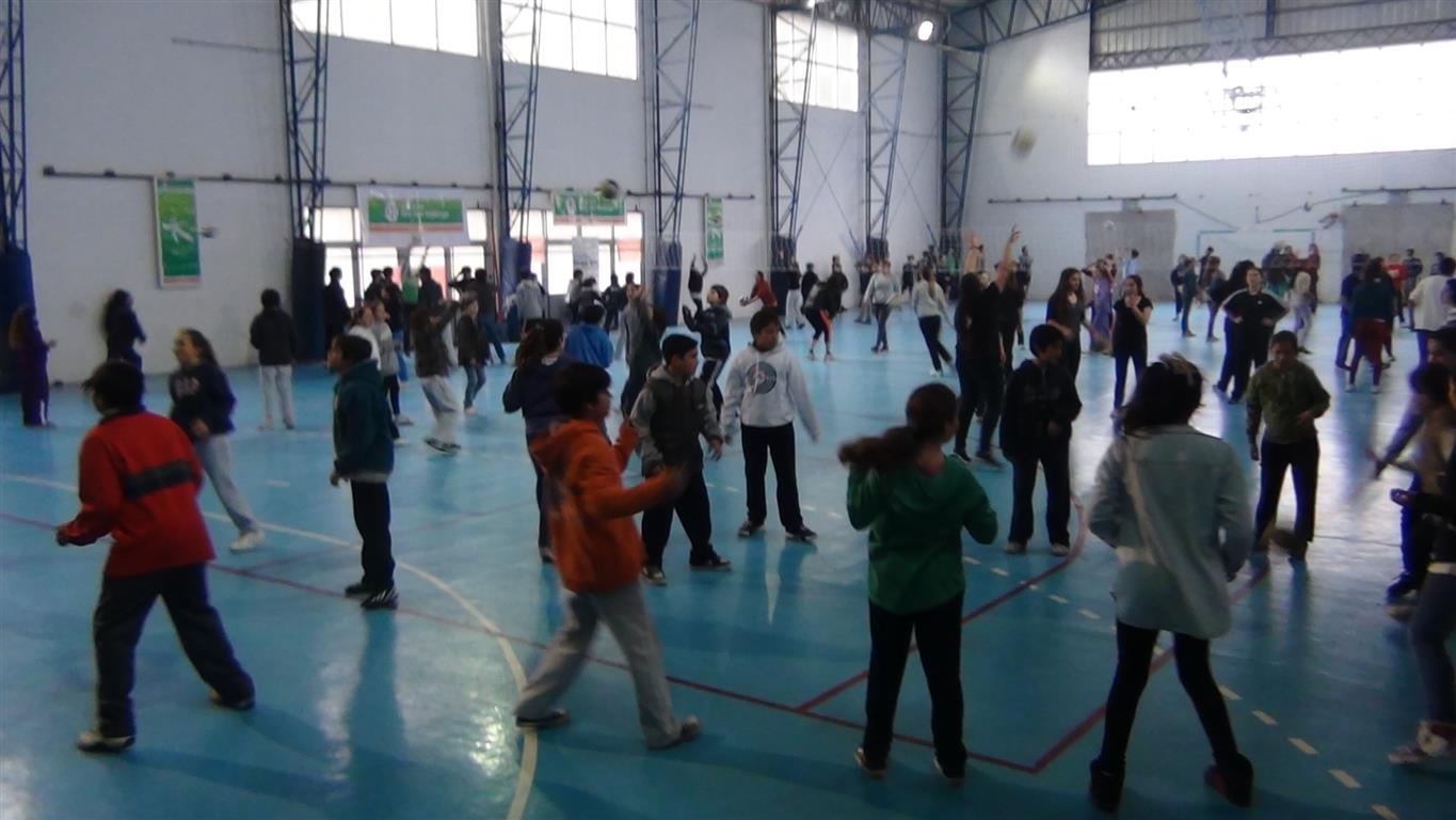 Exitosa cl�nica de v�ley y hockey