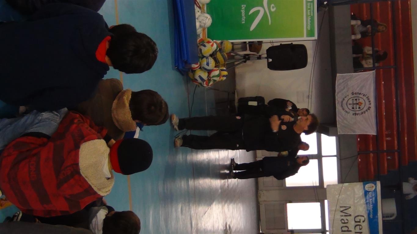 Exitosa cl�nica de v�ley y hockey