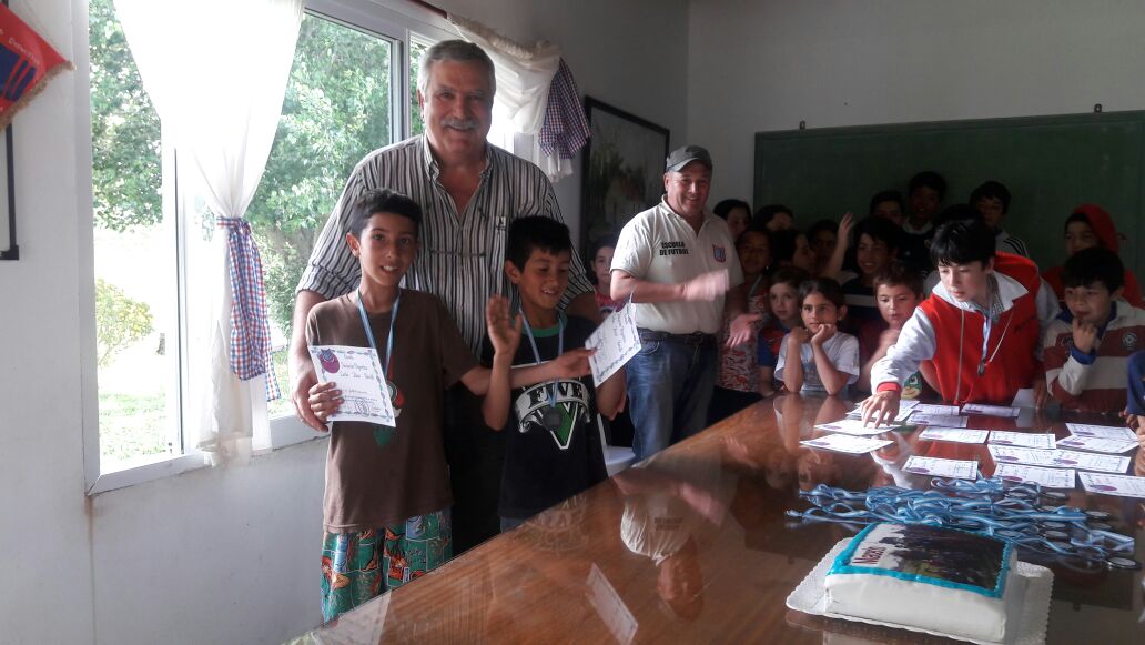La Escuela de f�tbol infantil del paraje Macedo cerr� su primer a�o de