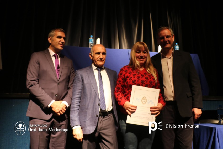 Entregaron escrituras a 25 familias de la ciudad