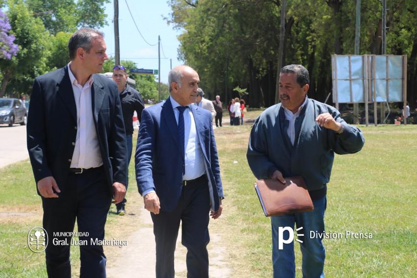 El gobernador en ejercicio de la provincia recorri� distintas obras