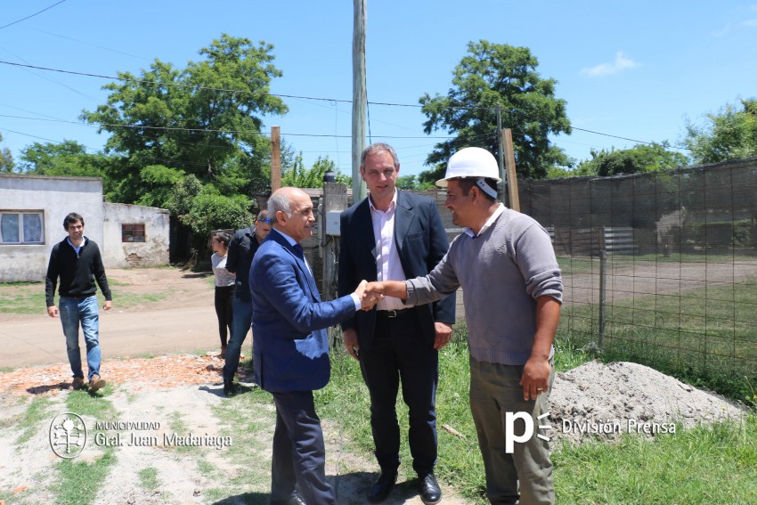El gobernador en ejercicio de la provincia recorri� distintas obras