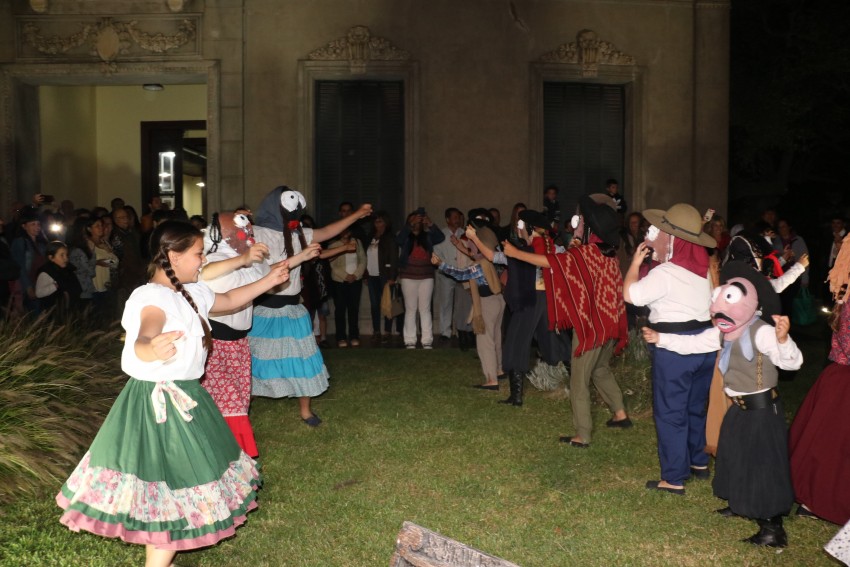 Se inaugur la muestra de fotografas histricas y de Molina Campos y 