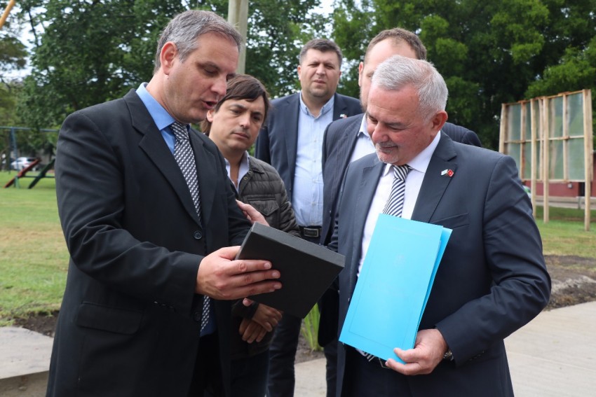 Declararon visitante de honor al vicecanciller de Montenegro