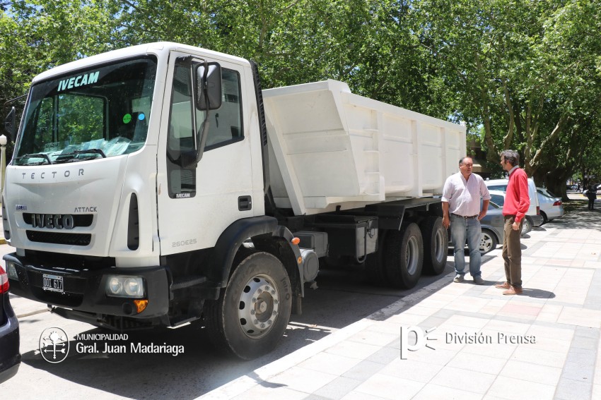 El municipio adquiri una caja volcadora y puso en funcionamiento el c