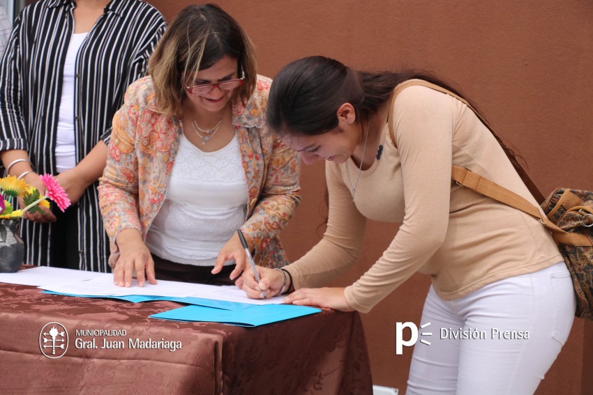 Entrega de viviendas - Santoro: 