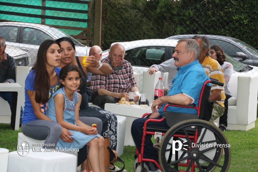 Los abuelos festejaron junto a familiares y amigos el cierre de fin de