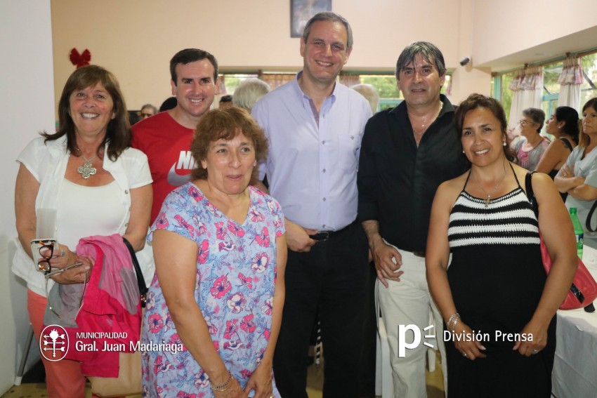 Los abuelos festejaron junto a familiares y amigos el cierre de fin de