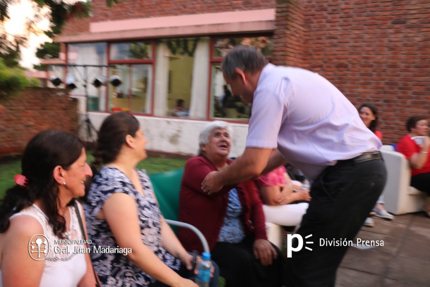 Los abuelos festejaron junto a familiares y amigos el cierre de fin de