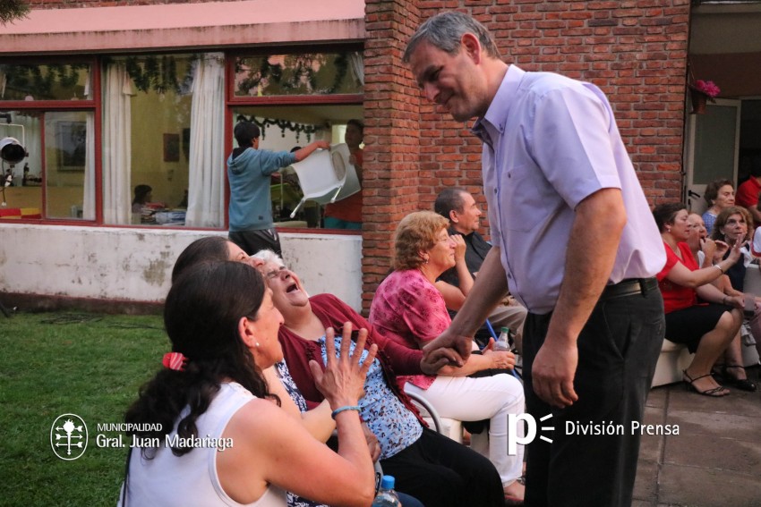 Los abuelos festejaron junto a familiares y amigos el cierre de fin de